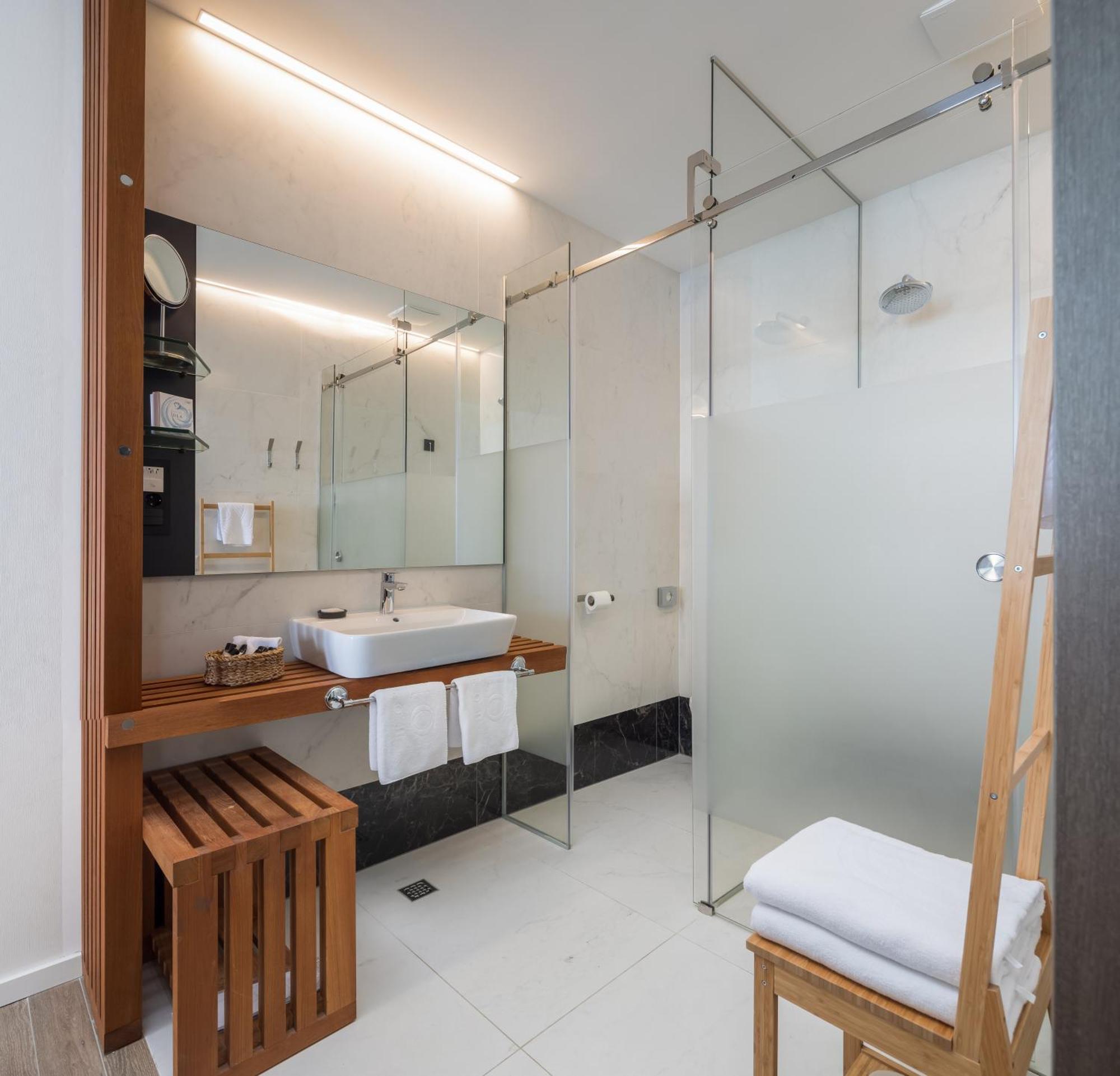 Hotel Ola - Adults Only Доньї-Сегет Екстер'єр фото